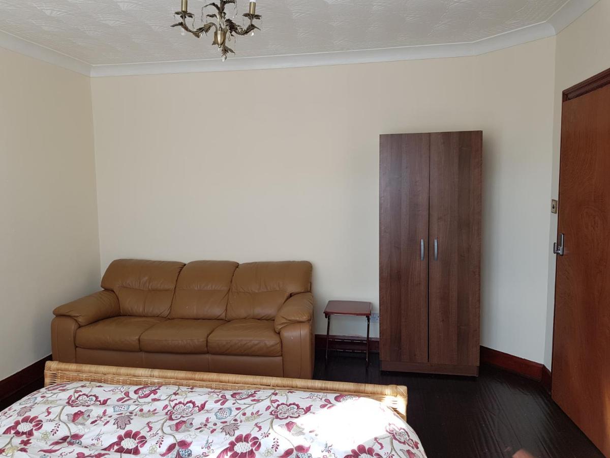 Cozy Guest House Luton  Exterior foto