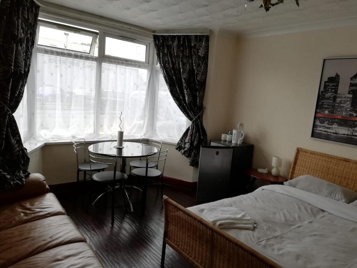 Cozy Guest House Luton  Exterior foto